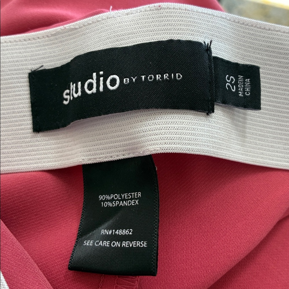 Torrid Pull-On Wide Leg Studio High-Rise Pant Salmon Women’s 2X (Torrid size 2) - Picture 8 of 10